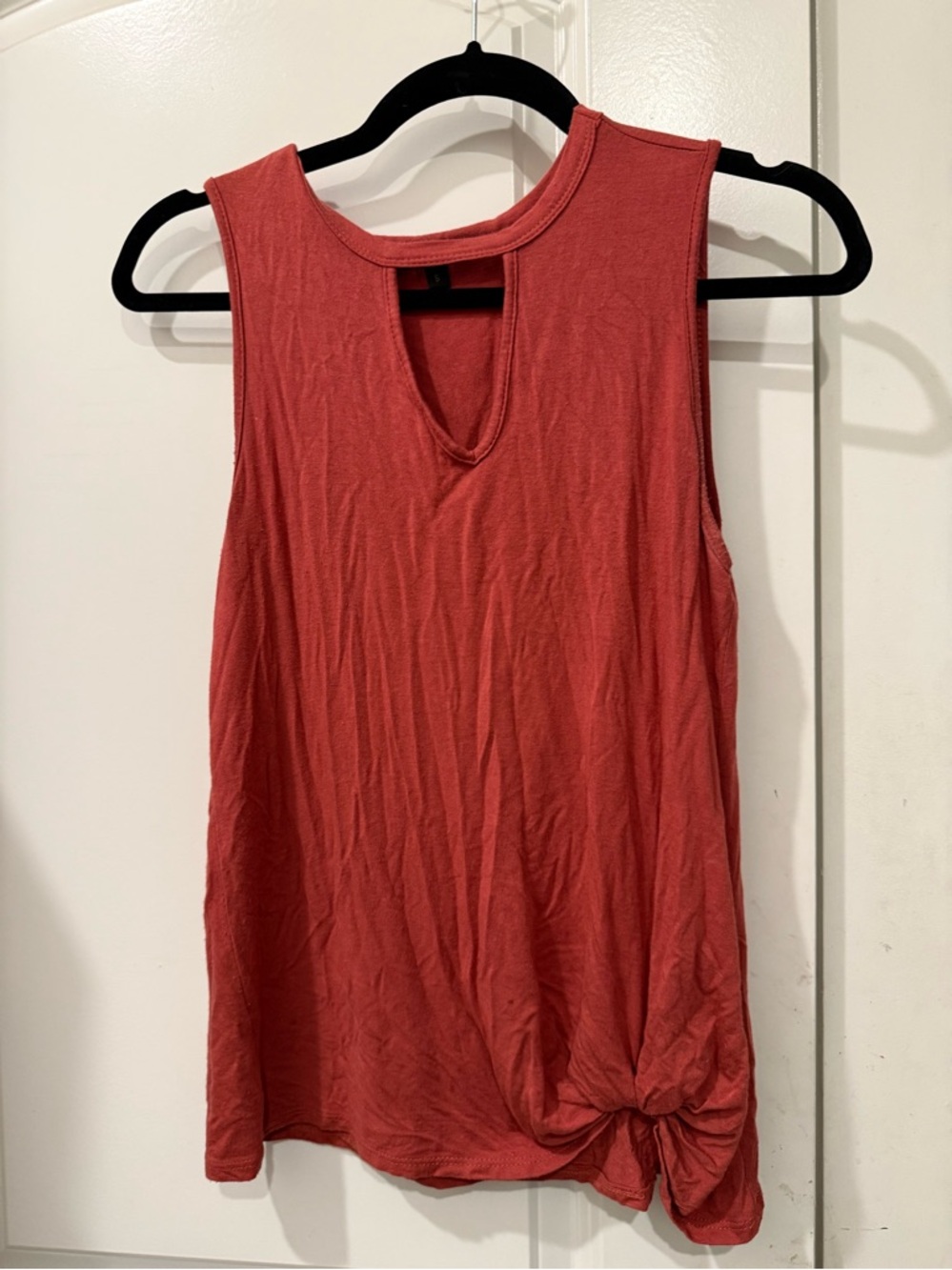 Sleeveless Knot-Detail Tank Top - Rust Red